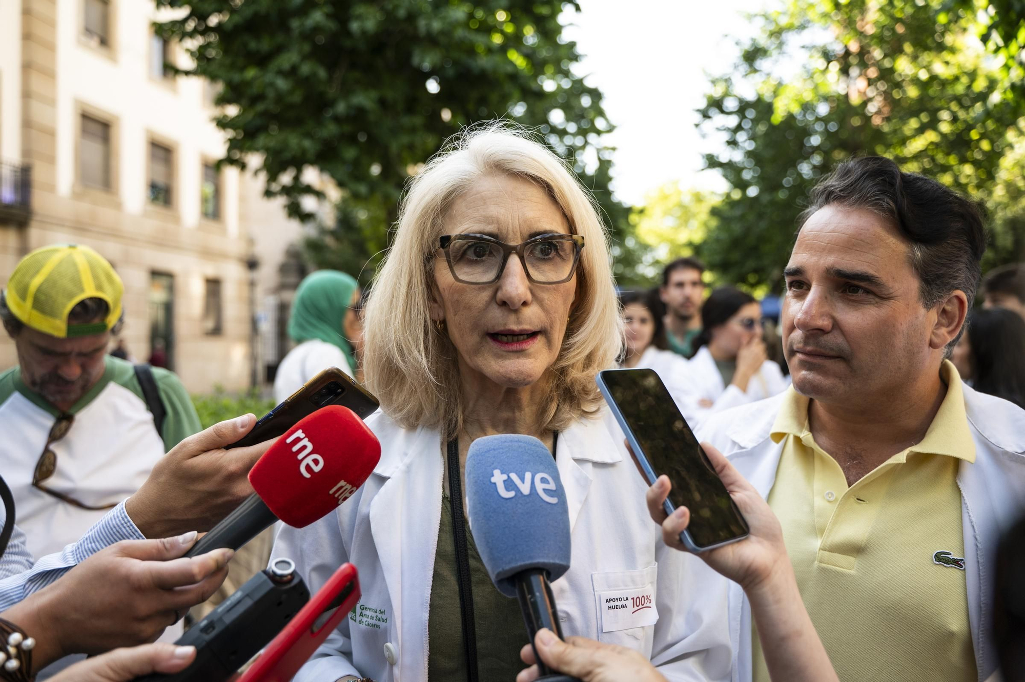 Las imágenes de la protesta de médicos en Cáceres
