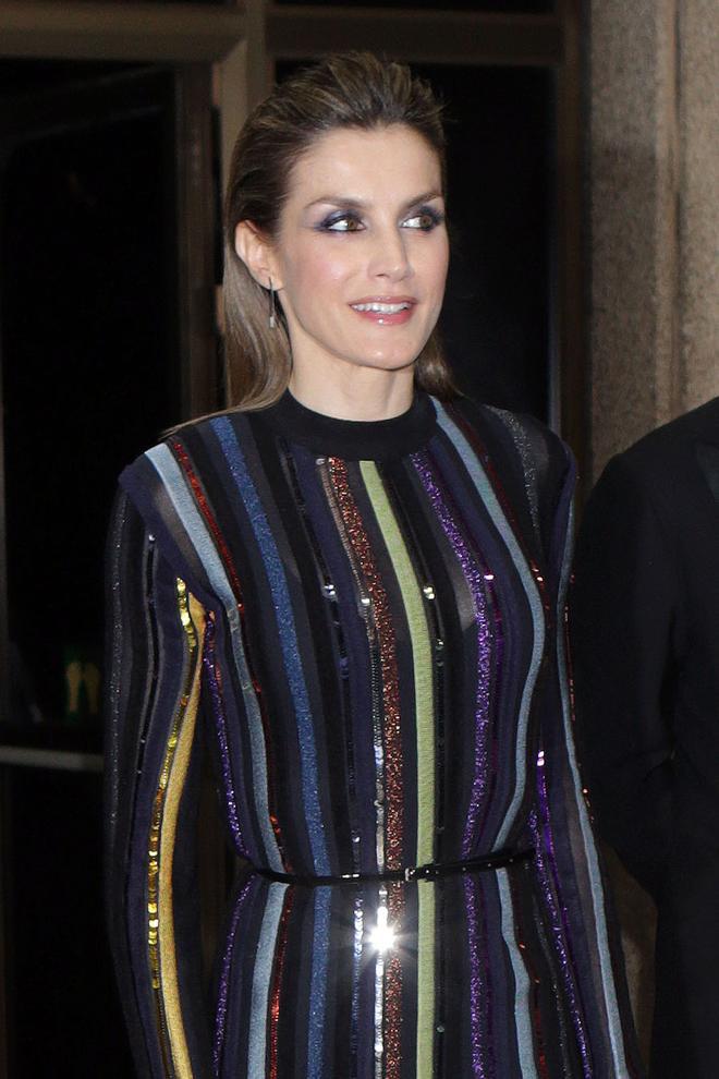 Letizia Ortiz, impecable con look rockero, de Nina Ricci