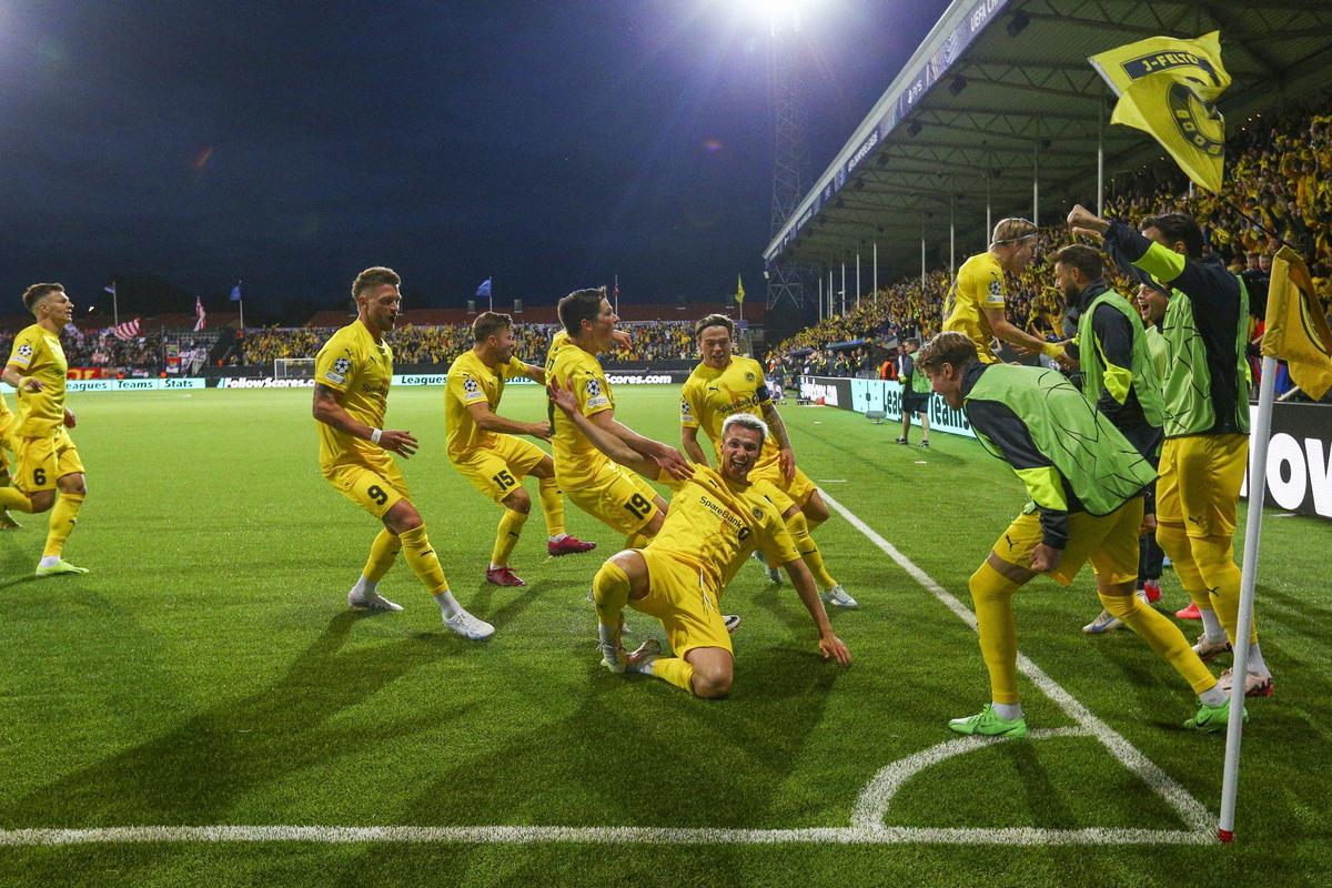 Los jugadores del Bodo Glimt celebran un gol