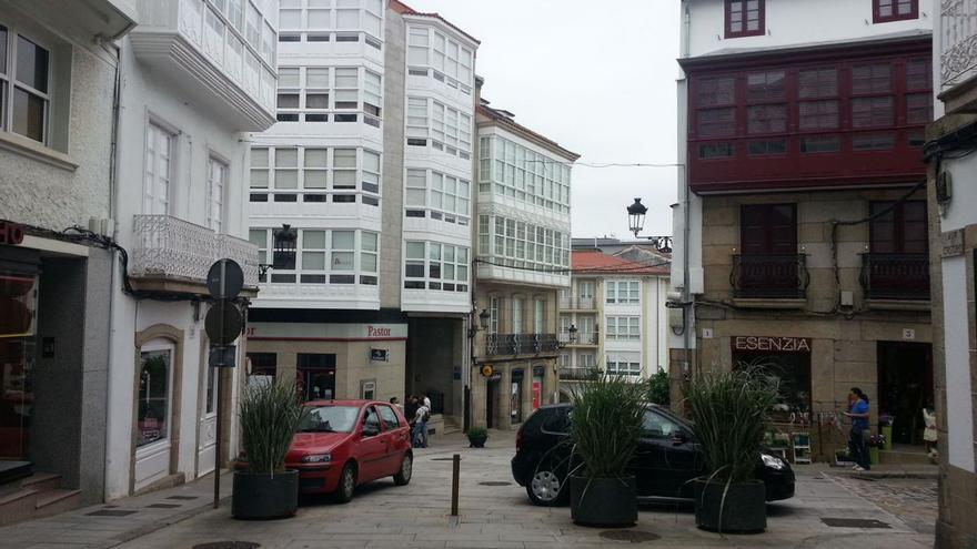 Betanzos se abre a ampliar el tiempo de acceso en coche al casco histórico tras las protestas