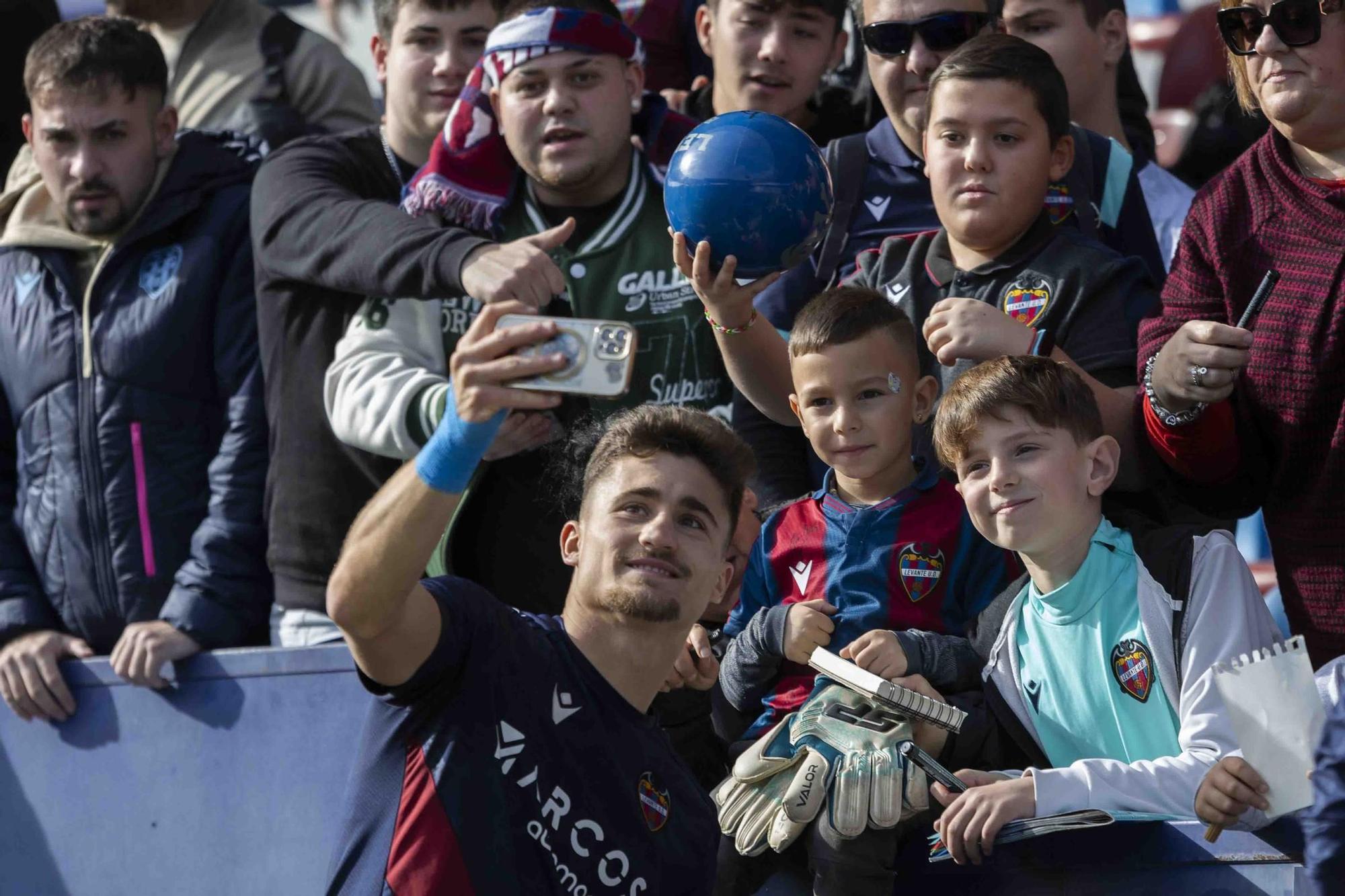 Puertas abiertas entrenamiento Levante