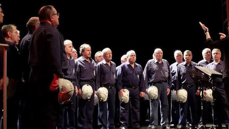 Integrantes del Coro Minero de Turón.