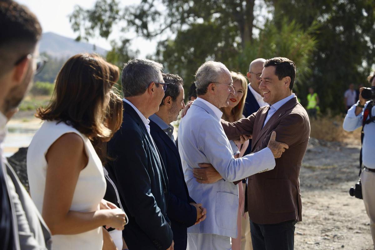Francisco de la Torre junto a Juanma Moreno en la inauguración de las obras del tramo Casapalma-Cerralba