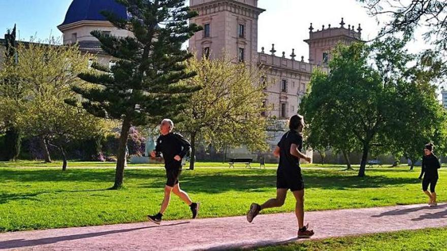 El gobierno prohíbe salir a correr