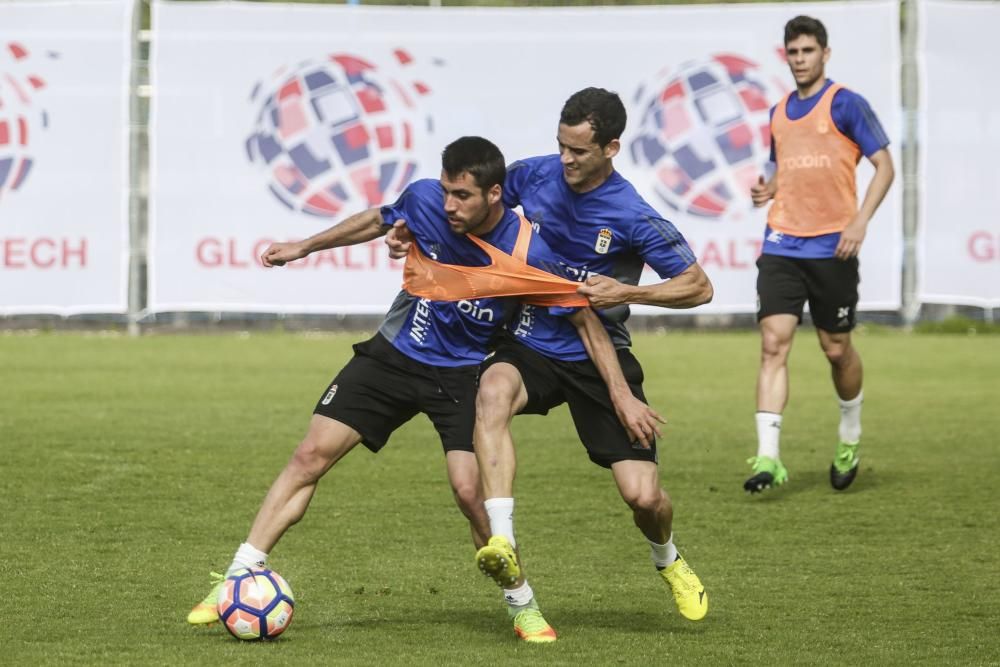 Entrenamiento del Real Oviedo tras el partido en Lugo