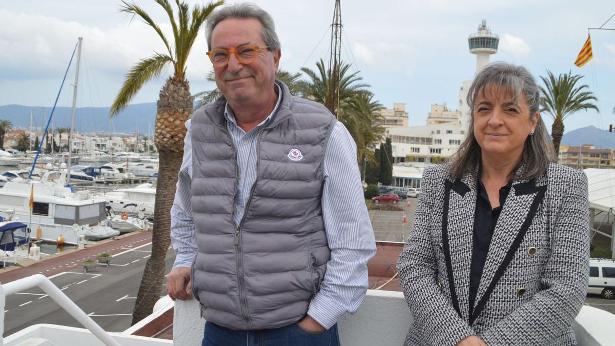 Just Segura i Assun Augé a la terrassa de l’edifici de Capitania del port d’Empuriabrava