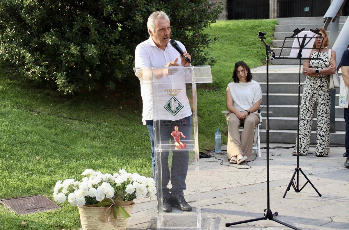 Les imatges de l'homenatge a les víctimes dels atemptats del 17-A a Ripoll