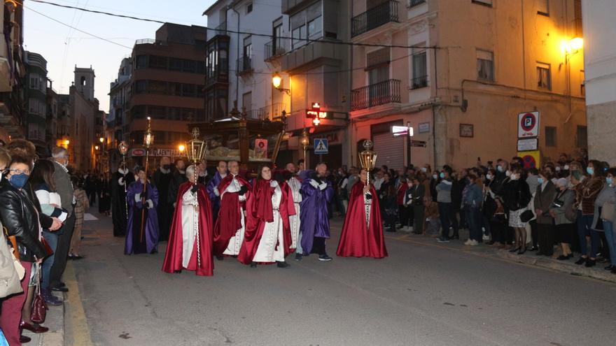 Mucho público en la procesión capitular del Santo Entierro de Segorbe