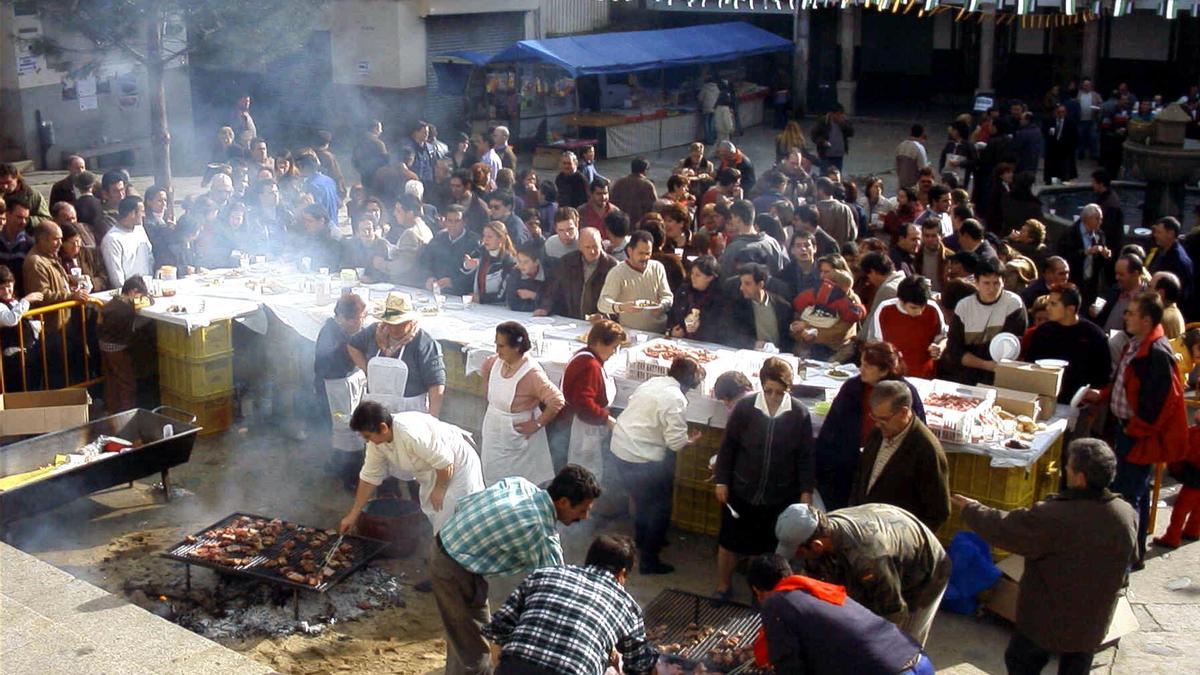 Matanza Tradicional Hurdana en Casar de palomero en el año 2002
