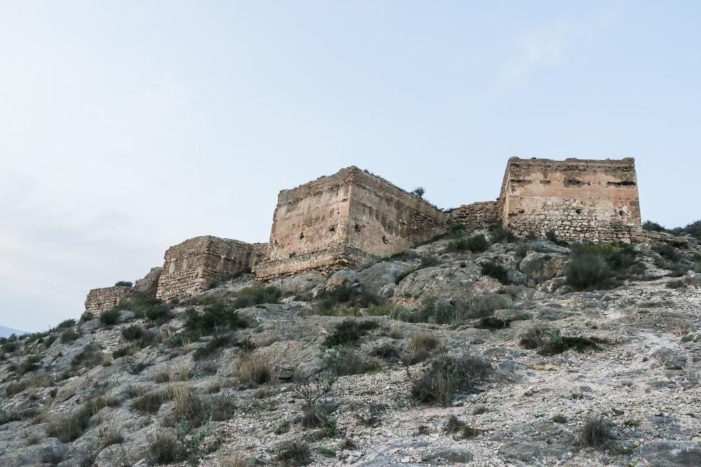 Orihuela impulsa obras de urgencia para conservar elementos del sistema defensivo medieval del castillo-alcazaba y murallas de Orihuela y ultima el Plan Director de Conservación de este BIC