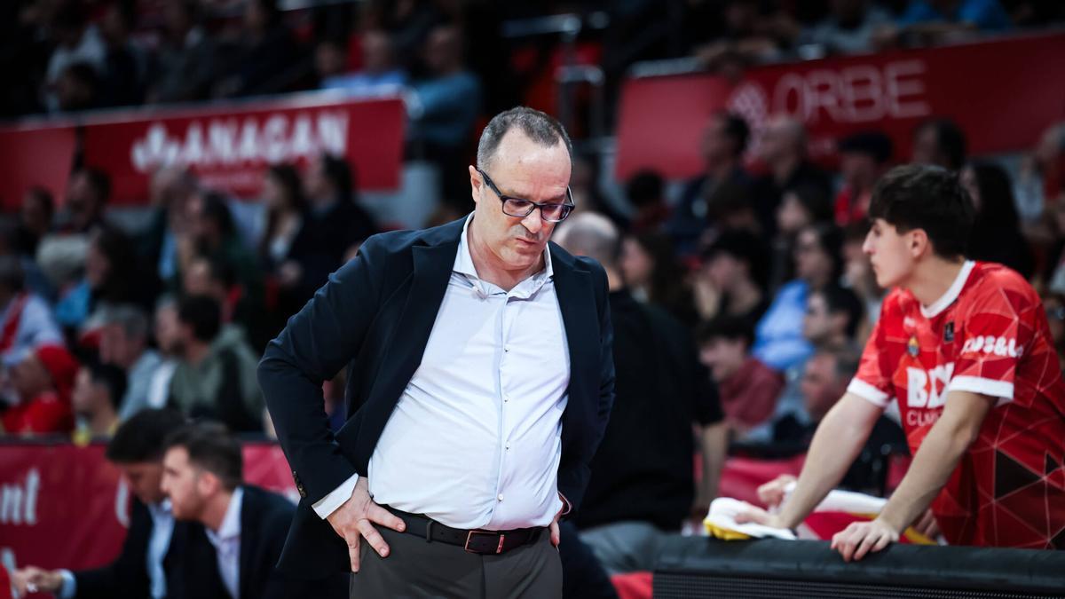 Ocampo en un dels moment en què els seus homes no controlaven el ritme del duel