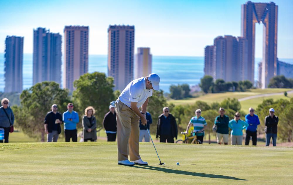 Olazábal y Jiménez lideran el elenco de legendarios golfistas que disputan a partir de hoy el Costa Blanca Seniors Masters en el hotel Villaitana