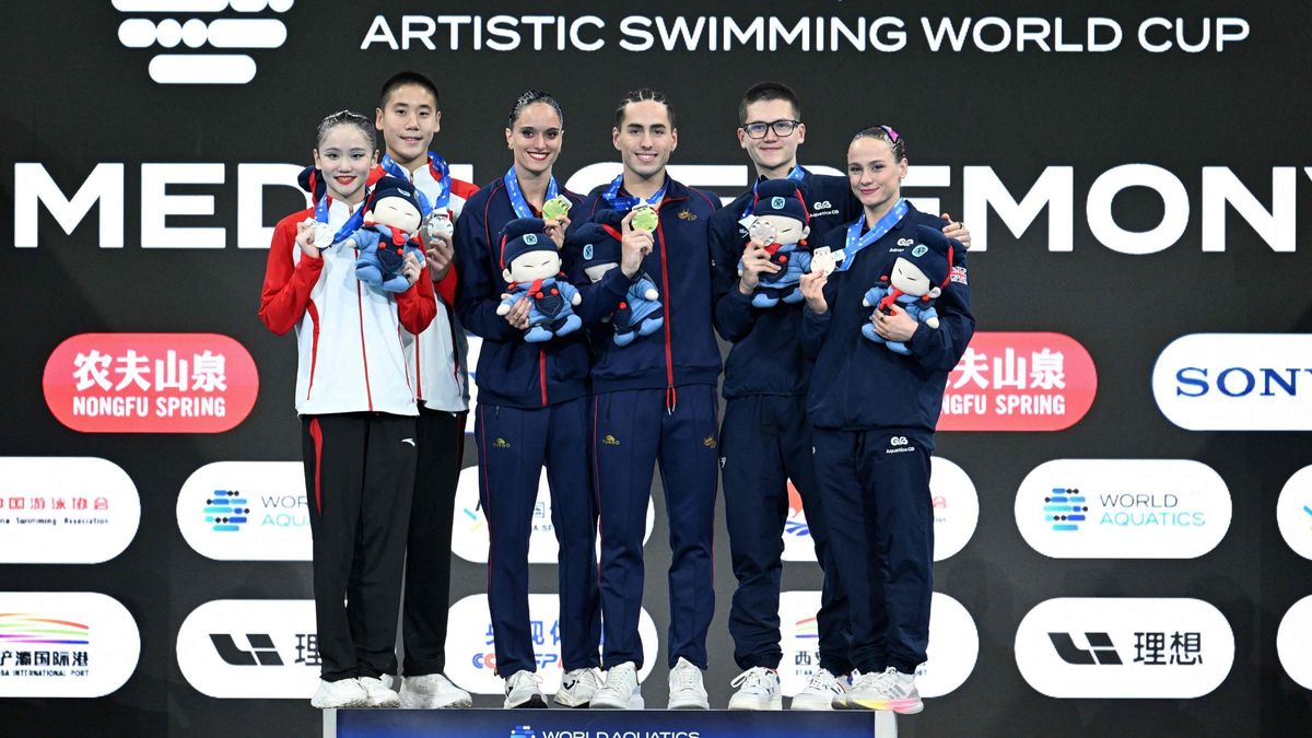 Dennis González y Mireia Hernández, oro en dúo técnico en natación artística