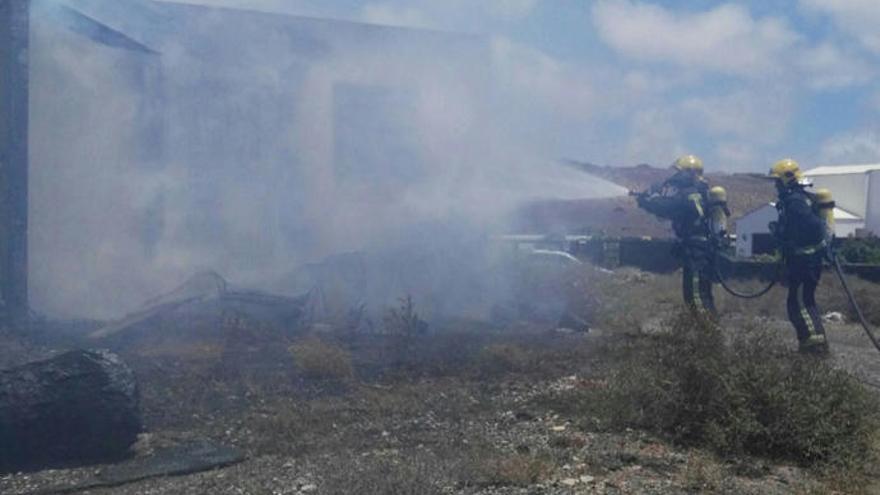 Incendio en un antiguo palomar en Güime