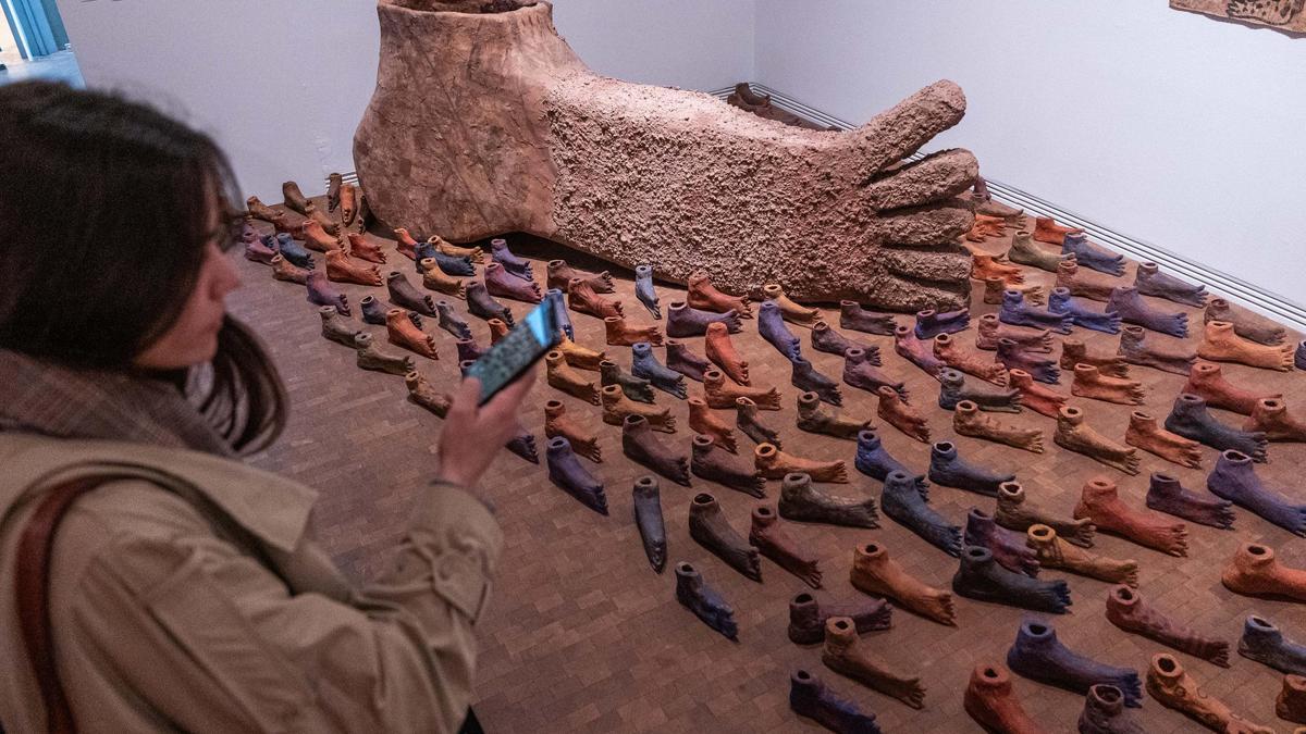La instalación 'Nómadas II', de Marta Palau, en el Museu Tàpies