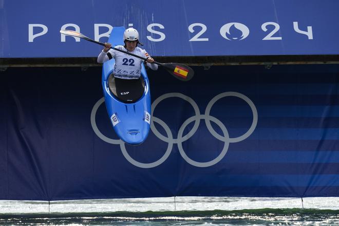 Miren Lazkano compite en piragüismo en eslalon
KX-1 femenino. 