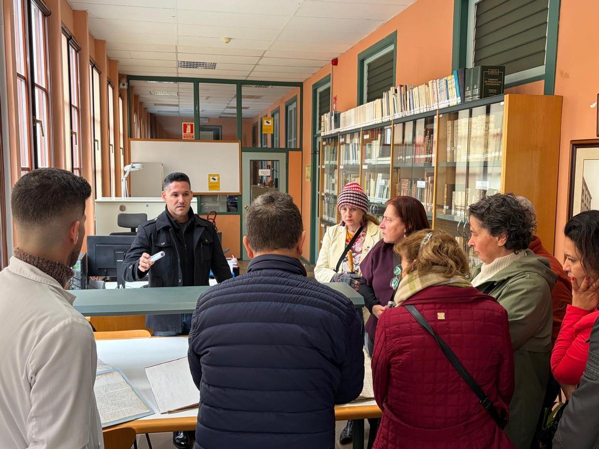 La actividad permite conocer los grandes archivos históricos de la ciudad Patrimonio Mundial.