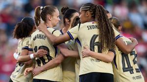 Las jugadoras del Barça celebrando uno de sus goles ante el Granada
