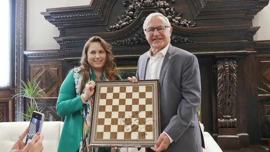 Judit Polgar en València durante la celebración del origen y difusión del  ajedrez moderno: el gran legado valenciano. – Federación de Ajedrez de la  Comunidad Valenciana