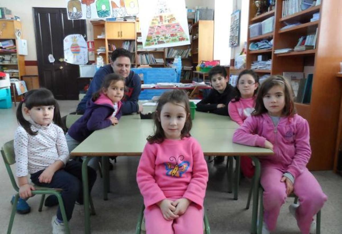 Las escuelas se resisten a dejar el pueblo