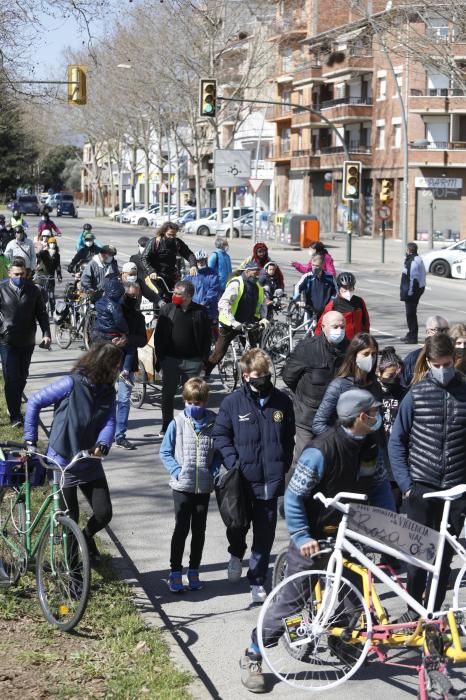 Manifestació a Salt contra la violència vial