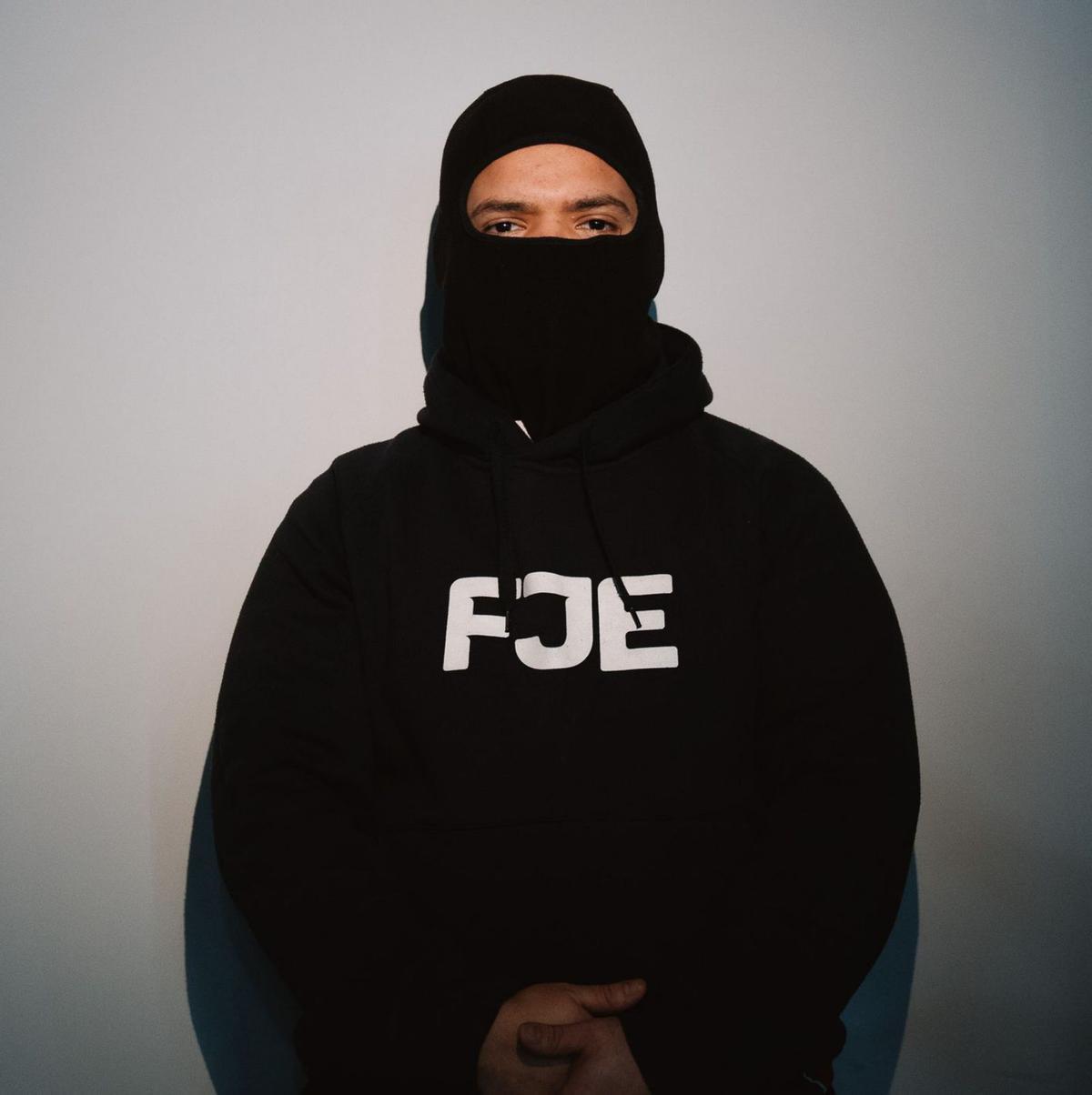 "Per deixar una banda cal pagar amb diners o amb sang"