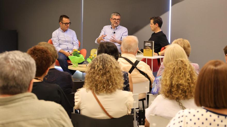 Jaume Clotet porta ‘La germandat de l’àngel caigut’ a la Biblioteca de Martorell