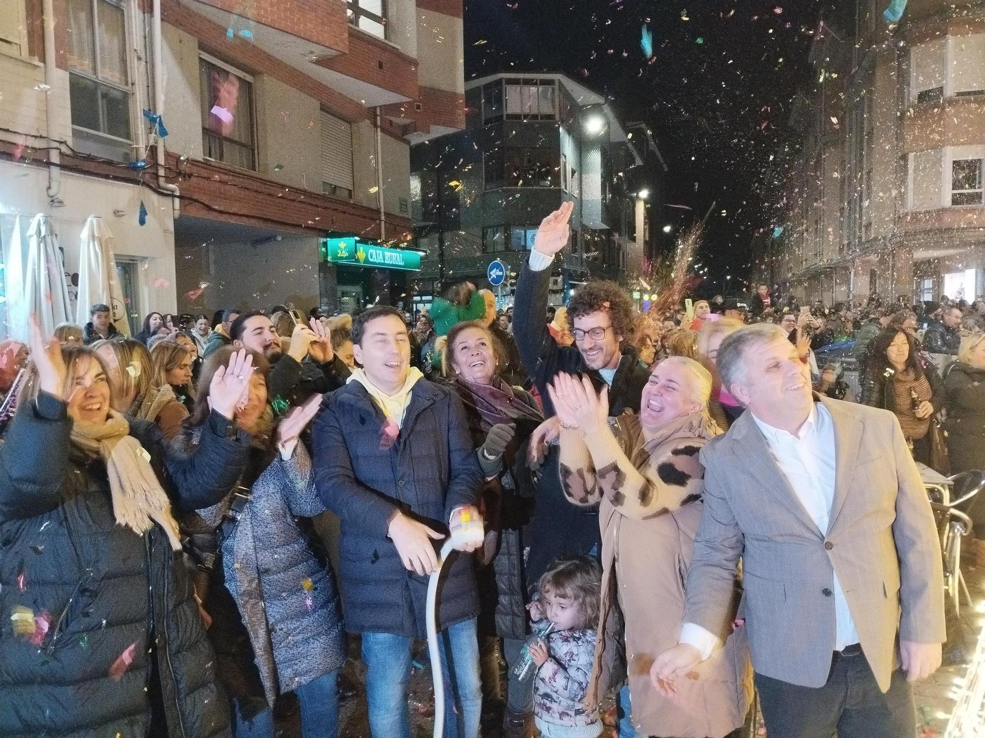 El divertido encendido del alumbrado navideño en Llanera, en imágenes