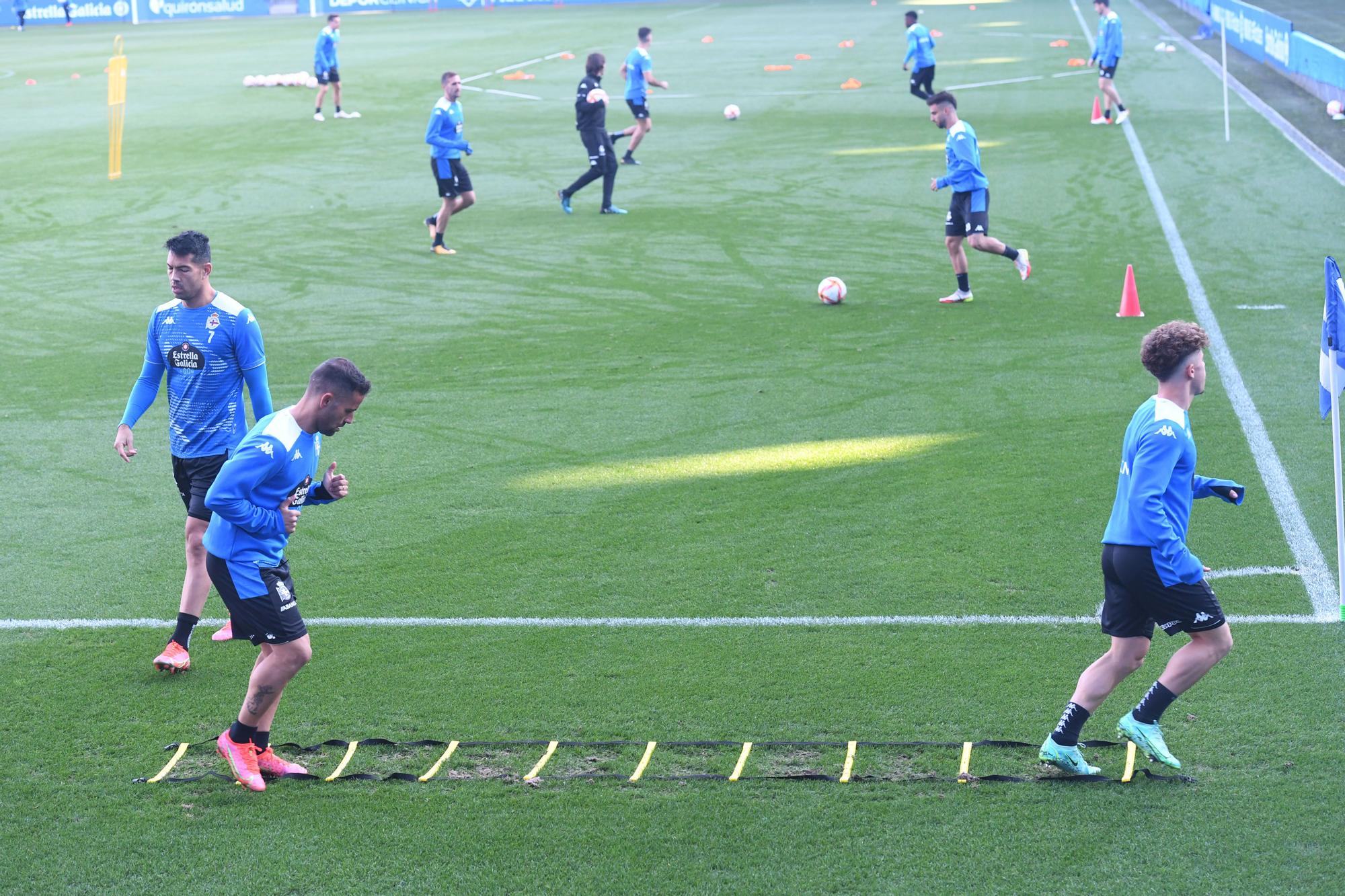 Entrenamiento del Dépor antes del partido fantasma ante el Extremadura