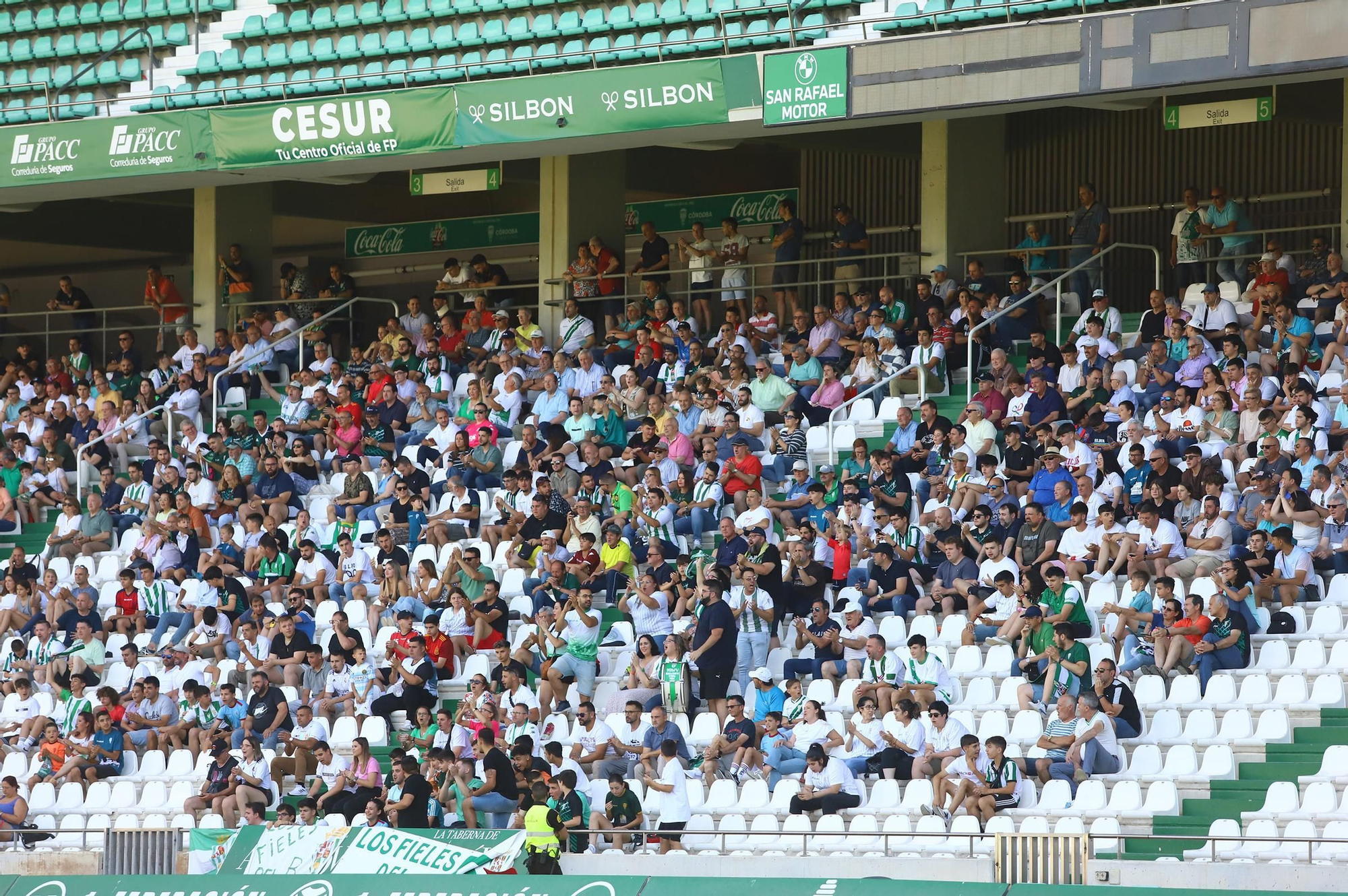 El derbi de play off entre el Córdoba B y el Ciudad de Lucena, en  imágenes