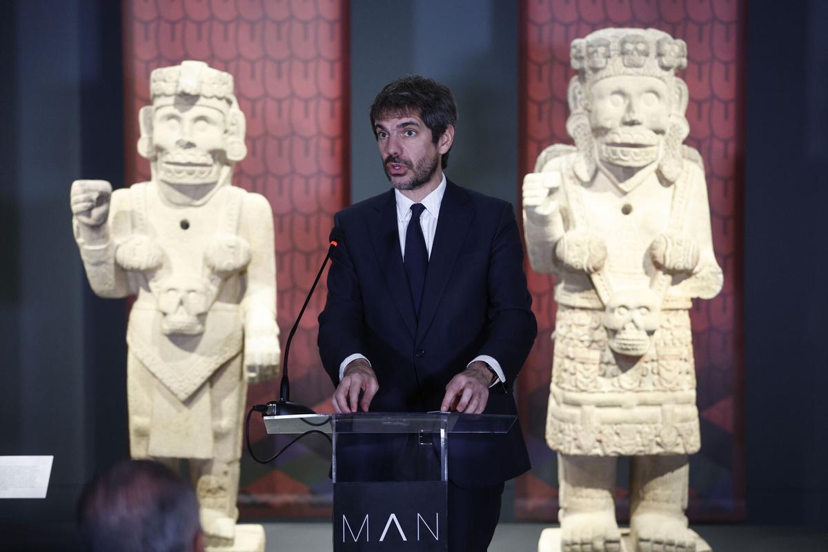 El ministro de Cultura, Ernest Urtasun, inaugura la exposición 'La mitad del mundo. La mujer en el México indígena' sobre las mujeres en las culturas indígenas mexicanas, en el Museo Arqueológico Nacional de Madrid