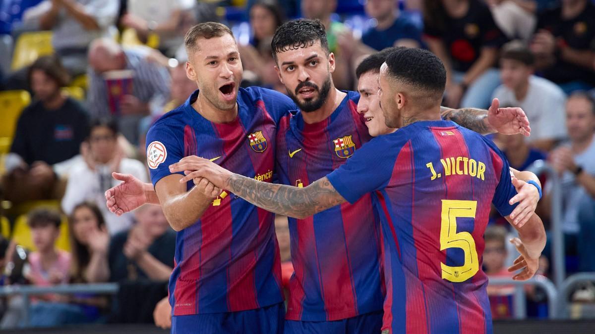 Los jugadores del Barça celebra un gol