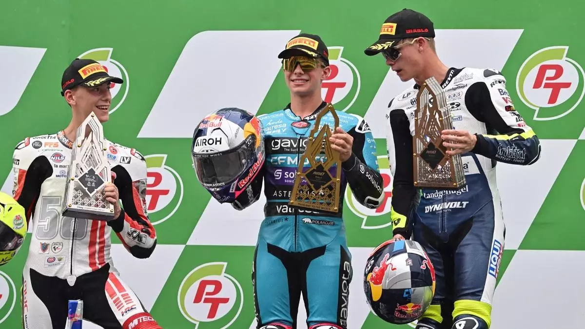 David Alonso hace historia en Moto3 y rompe un r谷cord de Rossi