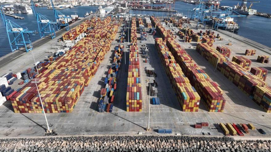 Vista aérea de la terminal Opcsa, en el Puerto de Las Palmas. | | LP/DLP