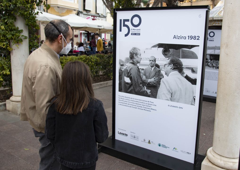 Inauguración de la exposición 150 años de Levante-EMV en Alzira