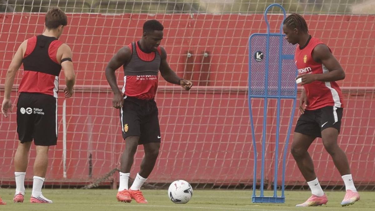 Luvumbo, durante el entrenamiento de este jueves, en Son Bibiloni.