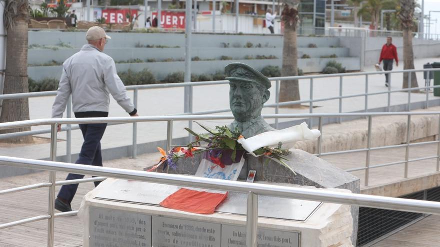 El Puerto exige a la Comisión Cívica de Alicante que retire la nueva placa del Stanbrook tras frenar un año el permiso para su colocación