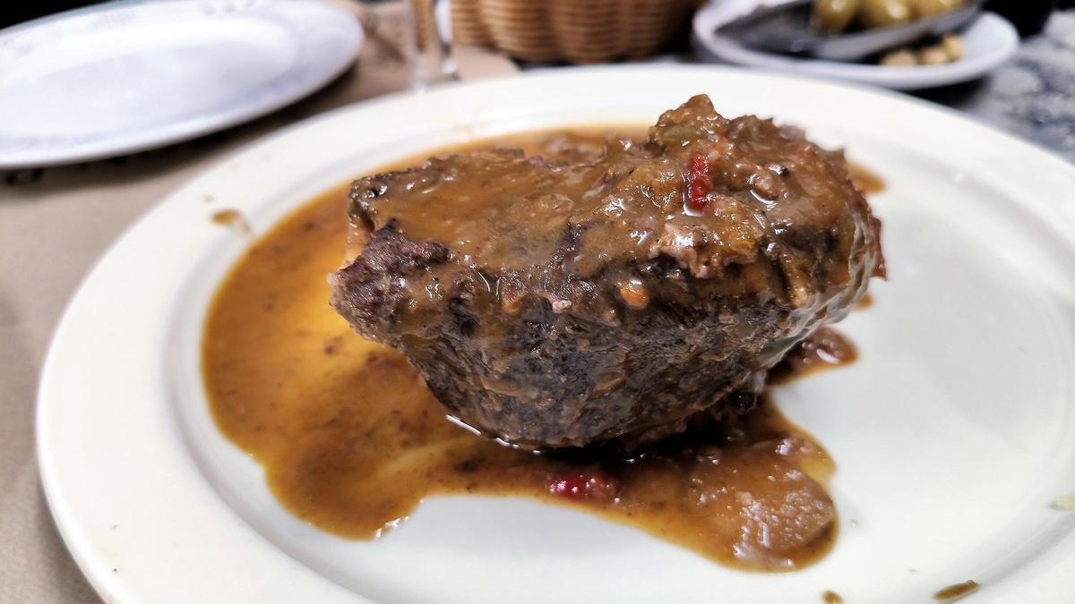 La carrillera al vino tinto de Casa Ana.