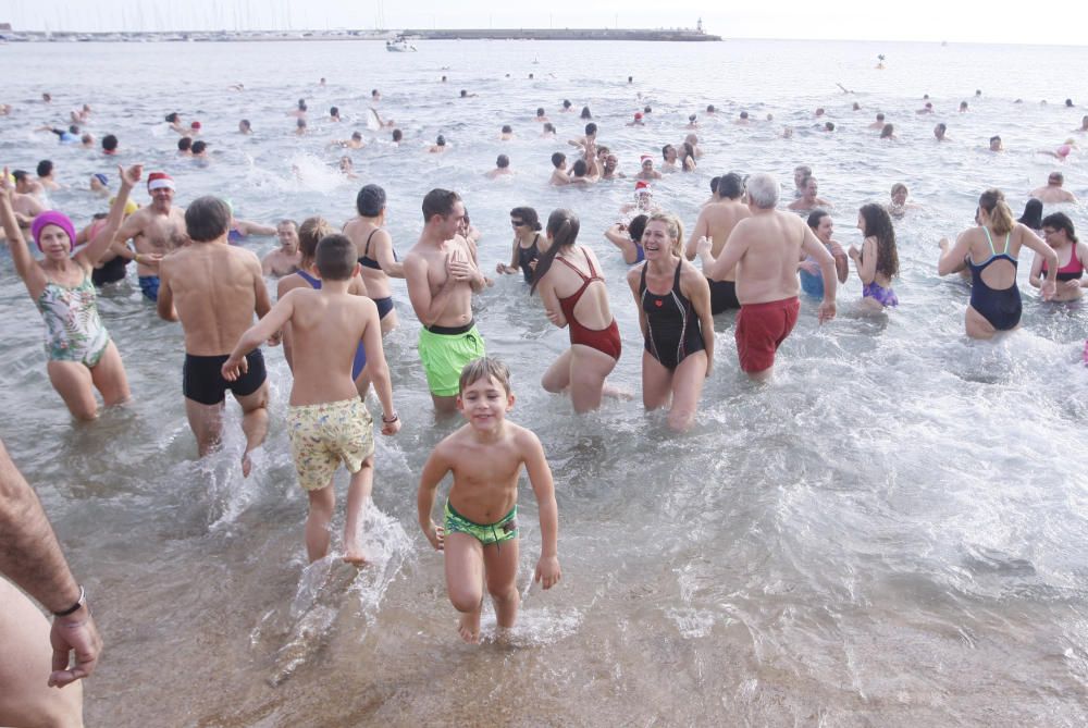 Primer bany de l'Any a 2018 - Sant Feliu de Guíxols