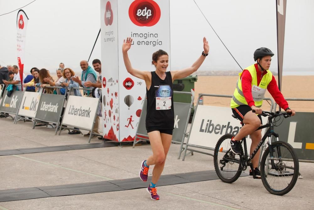 Participantes en la carrera "Dona vida"