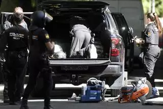 Así actuó la Policía en La Fama: imágenes de las detenciones y los registros