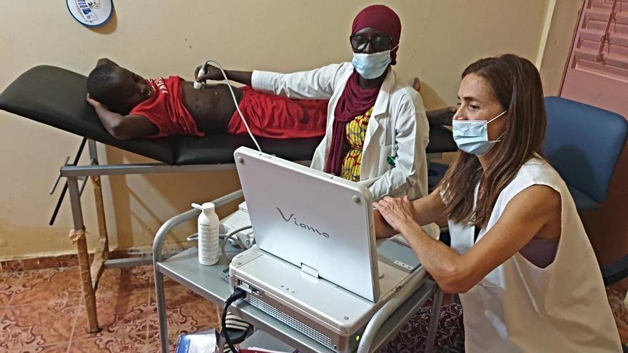 El SEC imparteix el curs de formació ecogràfica al centre de salut de Thillé Boubacar