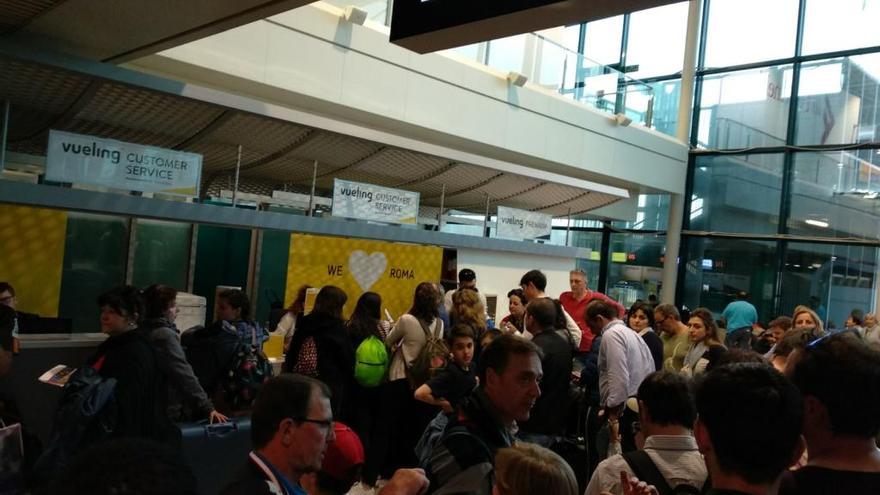 Odisea con Vueling: 35 horas de retraso en un vuelo Roma-Palma