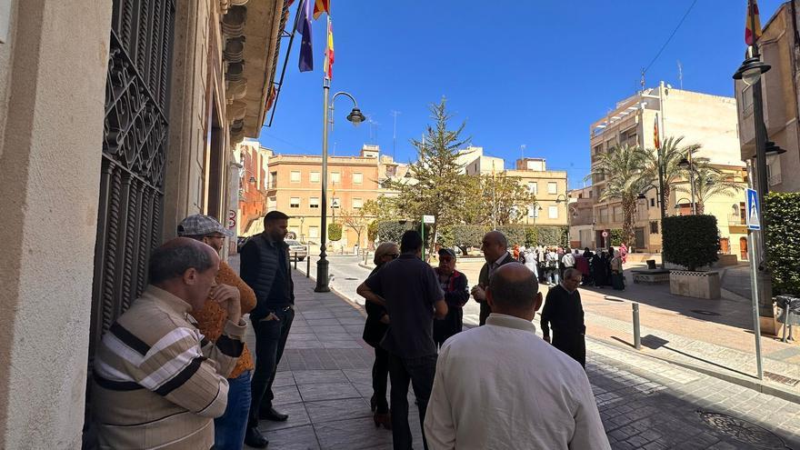 Familias piden al Ayuntamiento de Crevillent un techo tras tener que desalojar sus casas