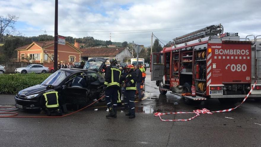 Un hombre resulta herido en un espectacular accidente en El Lauredal