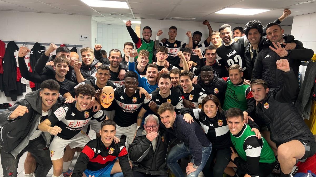 Los jugadores del Manresa celebran la victoria ante el Terrassa