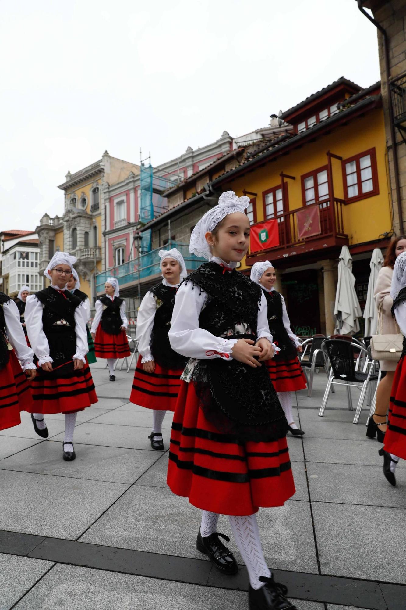 Las fiestas del Bollo ya tienen Xana y Xanina con sus damas de honor