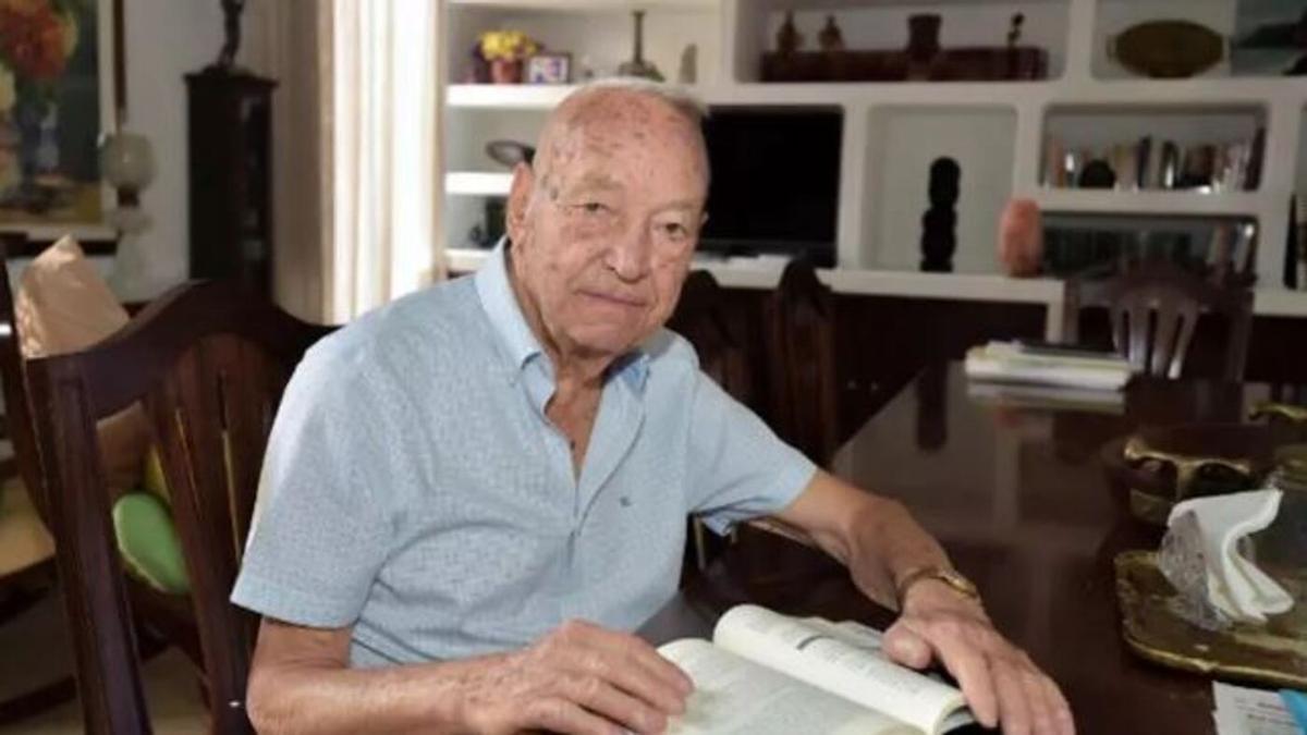 El periodista Pascual Calabuig, en su residencia de Gáldar (Gran Canaria)