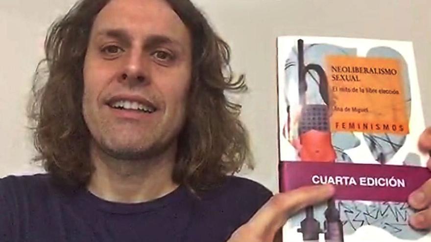 Agustín Zaragozà,
durant el curs en
línia. levante-emv