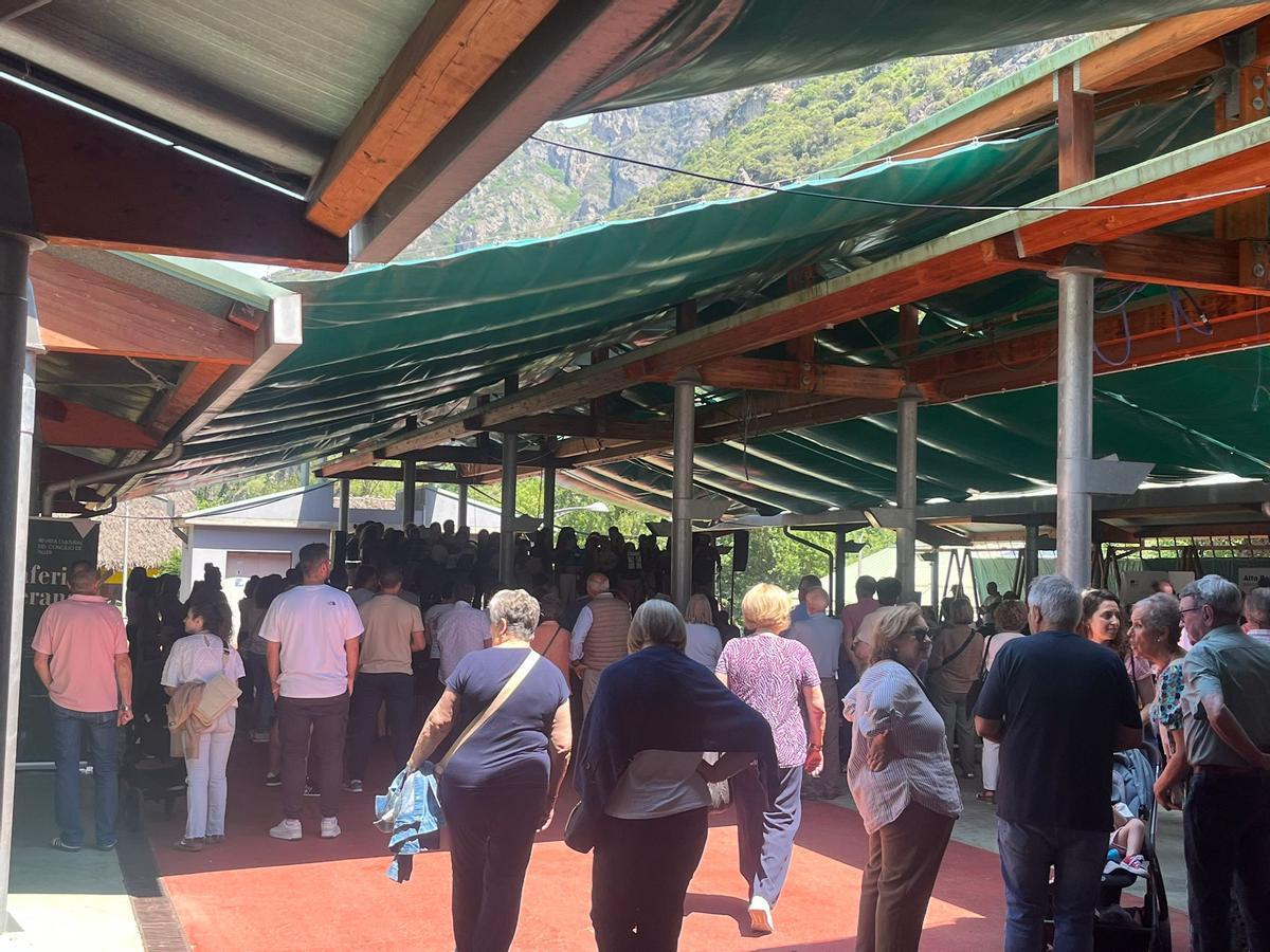 En imágenes: Mucho público en Somiedo en el encuentro de las "polas" asturianas y leonesas